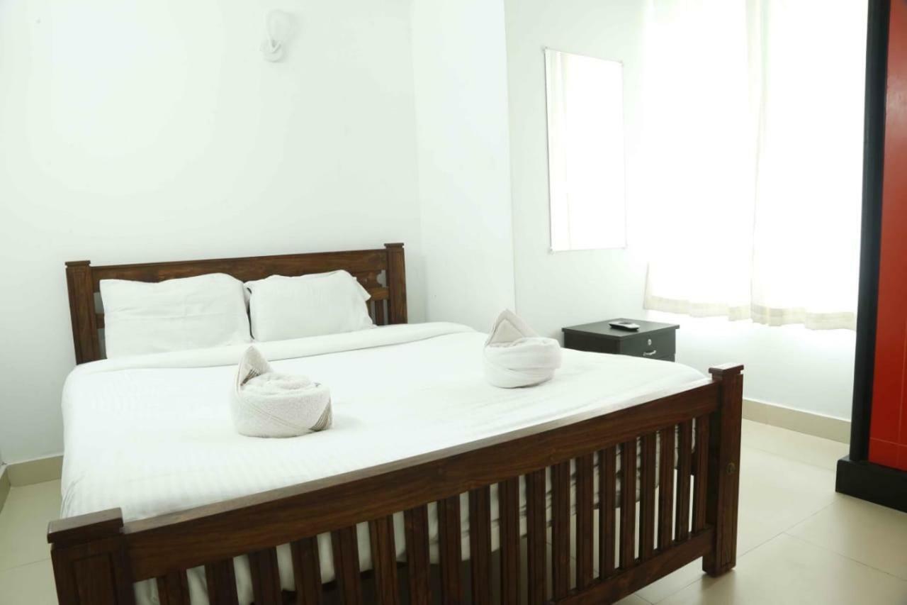 Traven Homes Infopark Kakkanad Corporate Suit Rooms Kochi Exteriör bild
