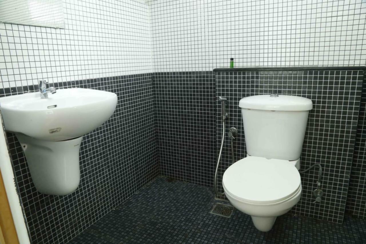 Traven Homes Infopark Kakkanad Corporate Suit Rooms Kochi Exteriör bild